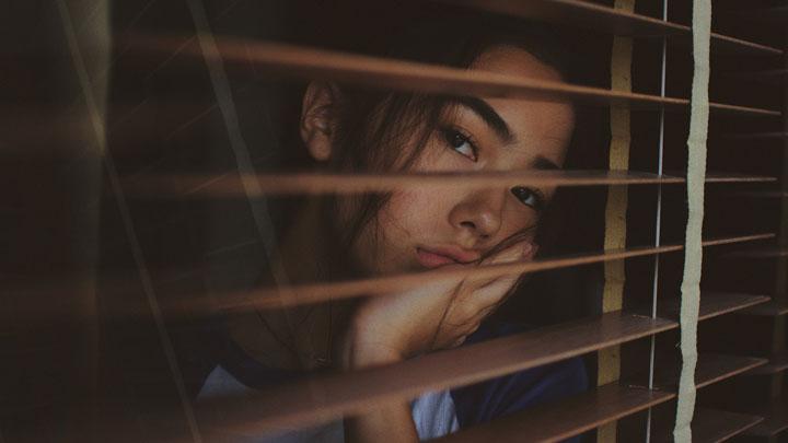 5 Ciri Perempuan Ngambek dan Solusi Meredakan Amarahnya