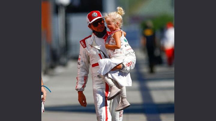 Pensiunan Pembalap F1 Kimi Raikkonen dan Jenson Button Berlaga di Nascar