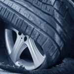 5 Faktor Tersembunyi Penyebab Pecah Ban pada Kendaraan Komersial di Jalan Tol